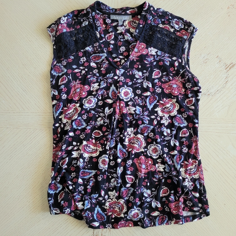Daniel Rainn dark floral drapey tank top Size Small